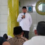 Bupati Bogor, Rudy Susmanto mengawali program Jumat Keliling (Jumling) Memberikan Bantuan secara pribadi untuk Masjid Al-Fudhola. 